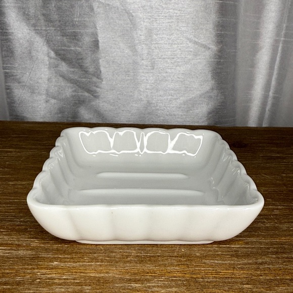 Hotel Inter Continental San Diego Ceramic Soap Dish 3.75” Square Ivory Color - Picture 6 of 7